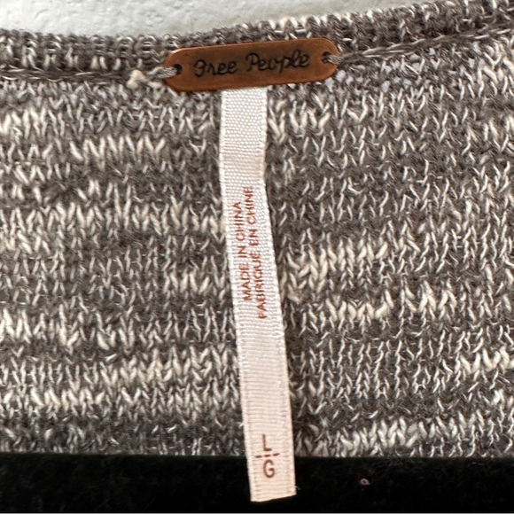 Free People Women’s Sz Large Heather Gray Wrap V-Neck Sweater Linen Blend Knit - Picture 6 of 8